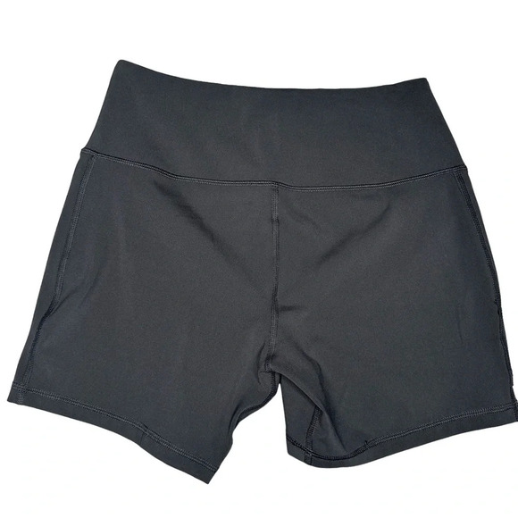 Peter Millar Women's Black Stretch Short.  Sz: M - Picture 4 of 4